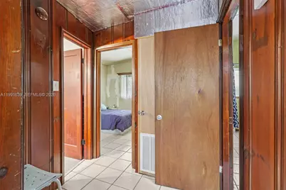 272 W 46th St, Hialeah, FL 33012 - Photo 23