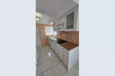 2114 Biarritz Dr #2, Miami Beach, FL 33141 - Photo 15