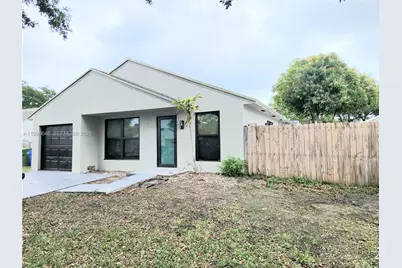 8615 SW 15th St, Pembroke Pines, FL 33025 - Photo 1