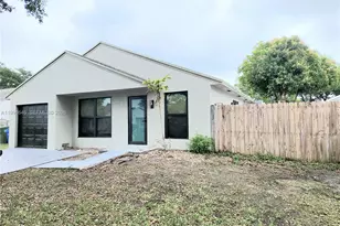8615 SW 15th St, Pembroke Pines, FL 33025 - Photo 1