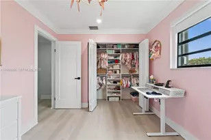 10908 NW 7th St, Miami, FL 33172 - Photo 23