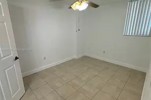 814 NW 36th Ave, Miami, FL 33125 - Photo 11