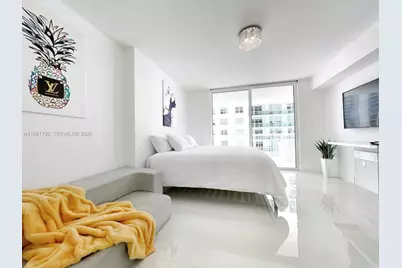 1200 SE Brickell Bay Dr #1707, Miami, FL 33131 - Photo 9