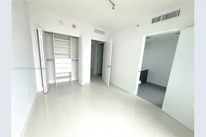 92 SW 3rd St #2905, Miami, FL 33130 - Photo 17