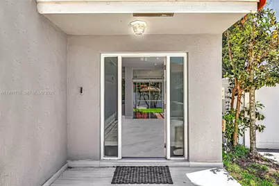 3085 N 36th Ave, Hollywood, FL 33021 - Photo 7