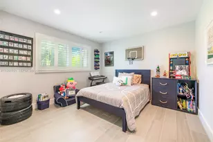 10330 SW 71st Ave, Pinecrest, FL 33156 - Photo 15