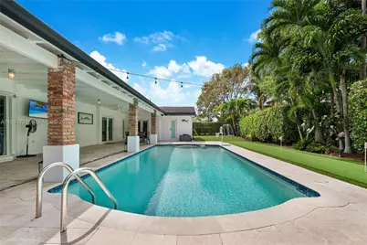 10330 SW 71st Ave, Pinecrest, FL 33156 - Photo 5