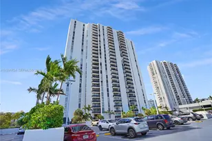 3675 N Country Club Dr, Aventura, FL 33180 - Photo 5