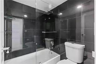 3675 N Country Club Dr, Aventura, FL 33180 - Photo 31