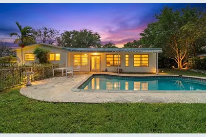 8285 SW 104th St, Miami, FL 33156 - Photo 3