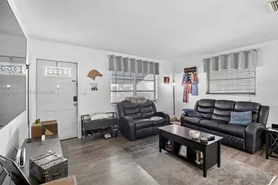 5404 NW 27th Way, Tamarac, FL 33309 - Photo 7