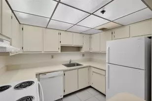 3100 W Rolling Hills Cir, Davie, FL 33328 - Photo 19