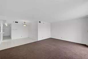 3100 W Rolling Hills Cir, Davie, FL 33328 - Photo 15