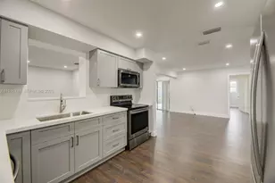 7811 NW 10th St, Pembroke Pines, FL 33024 - Photo 7