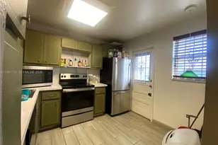 443 NE 195th St, Miami, FL 33179 - Photo 9