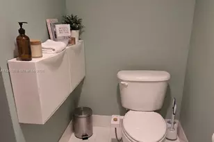 816 NW 11th St, Miami, FL 33136 - Photo 5