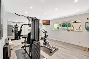 3181 S Ocean Dr, Hallandale Beach, FL 33009 - Photo 33