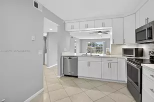 901 SW 128th Terrace, Pembroke Pines, FL 33027 - Photo 3