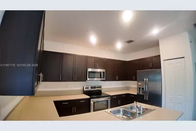 20714 NE 5th Ct, Miami, FL 33179 - Photo 17