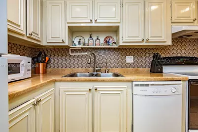 1428 SE 4th Ave #240, Deerfield Beach, FL 33441 - Photo 9