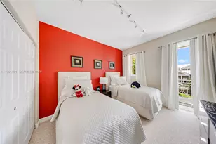 10711 NW 75th Ln, Doral, FL 33178 - Photo 25