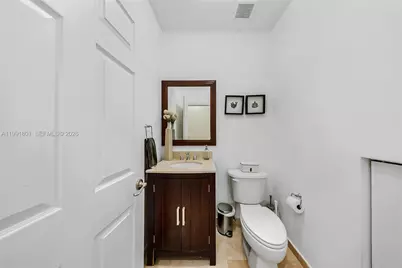 10711 NW 75th Ln, Doral, FL 33178 - Photo 39