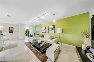 10711 NW 75th Ln, Doral, FL 33178 - Photo 3