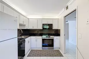 605 Oaks Dr, Pompano Beach, FL 33069 - Photo 1