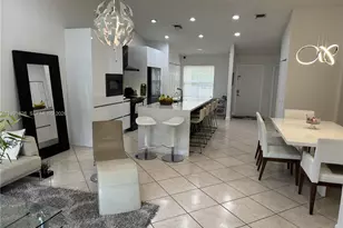 2002 Andromeda Ln, Weston, FL 33327 - Photo 3