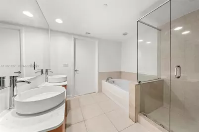 50 Biscayne Blvd #4111, Miami, FL 33132 - Photo 13