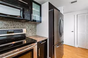 7728 Collins Ave, Miami Beach, FL 33141 - Photo 9