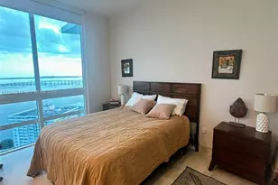 218 SE 14th St, Miami, FL 33131 - Photo 9