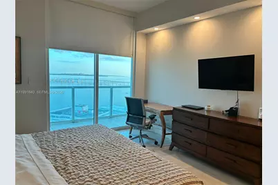 218 SE 14th St #TS303, Miami, FL 33131 - Photo 7