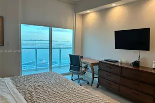 218 SE 14th St, Miami, FL 33131 - Photo 7