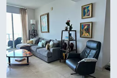 218 SE 14th St #TS303, Miami, FL 33131 - Photo 3