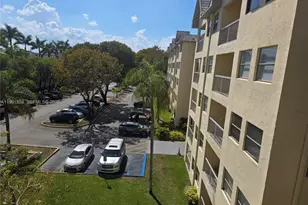 8100 Geneva Ct, Doral, FL 33166 - Photo 13