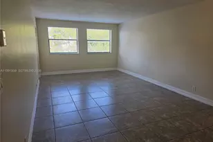 8100 Geneva Ct, Doral, FL 33166 - Photo 9