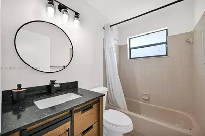 2934 NW 94th St, Miami, FL 33147 - Photo 49