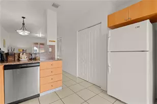 317 E 3rd St, Hialeah, FL 33010 - Photo 11
