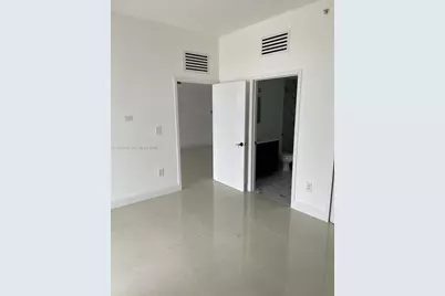 170 SE 14th St #3005, Miami, FL 33131 - Photo 9
