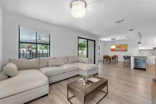 9761 NW 9th St, Miami, FL 33172 - Photo 13