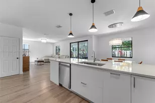 9761 NW 9th St, Miami, FL 33172 - Photo 7