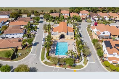 9761 NW 9th St, Miami, FL 33172 - Photo 25