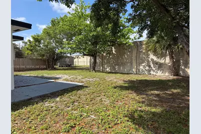 1766 Lauderdale Manor Dr, Fort Lauderdale, FL 33311 - Photo 23