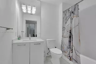 151 SE 1st St, Miami, FL 33131 - Photo 15