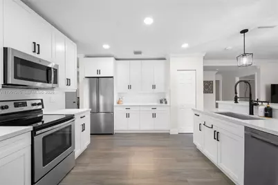 9128 SW 211th Ln, Cutler Bay, FL 33189 - Photo 5