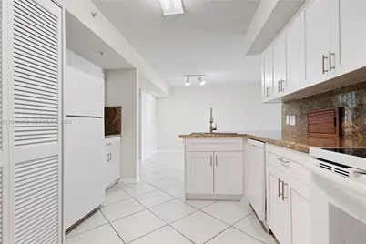 9615 NW 1st Ct #10-204, Pembroke Pines, FL 33024 - Photo 13