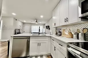 10019 Winding Lake Rd, Sunrise, FL 33351 - Photo 5