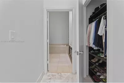 475 Brickell Ave #2209, Miami, FL 33131 - Photo 17