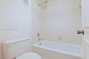 665 NE 195th St, Miami, FL 33179 - Photo 15